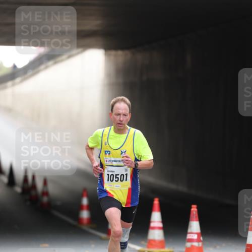 05.10.2025 - 20. swb-Marathon Bremen Michael Strokosch http://msf.ph/oto/9210132 05.10.2025 10:33:37 Laufen 10501 meine-sportfotos.de