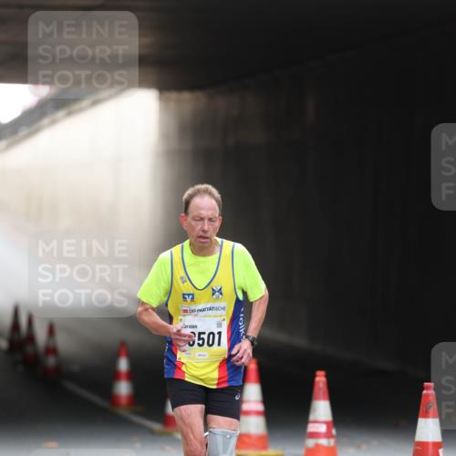 05.10.2025 - 20. swb-Marathon Bremen Michael Strokosch http://msf.ph/oto/9210133 05.10.2025 10:33:37 Laufen 501 meine-sportfotos.de