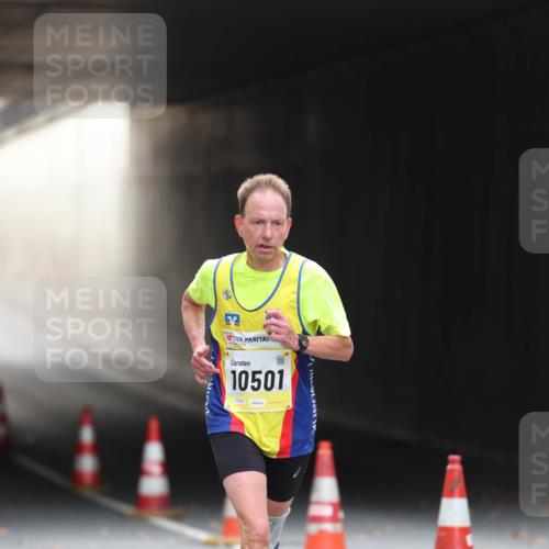 05.10.2025 - 20. swb-Marathon Bremen Michael Strokosch http://msf.ph/oto/9210135 05.10.2025 10:33:38 Laufen 10501 meine-sportfotos.de
