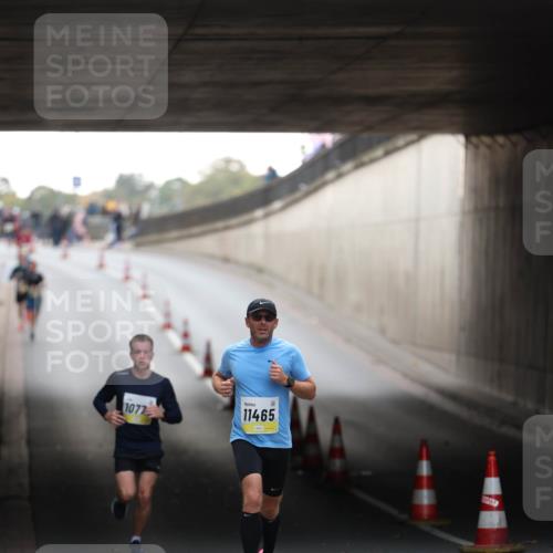 05.10.2025 - 20. swb-Marathon Bremen Michael Strokosch http://msf.ph/oto/9210138 05.10.2025 10:33:41 Laufen 1077, 11465 meine-sportfotos.de