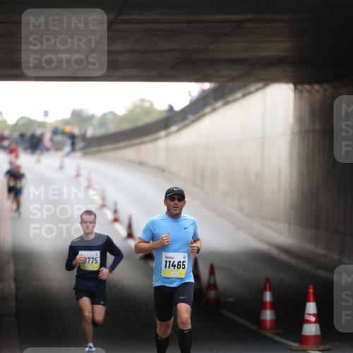 05.10.2025 - 20. swb-Marathon Bremen Michael Strokosch http://msf.ph/oto/9210139 05.10.2025 10:33:41 Laufen 775, 11465 meine-sportfotos.de