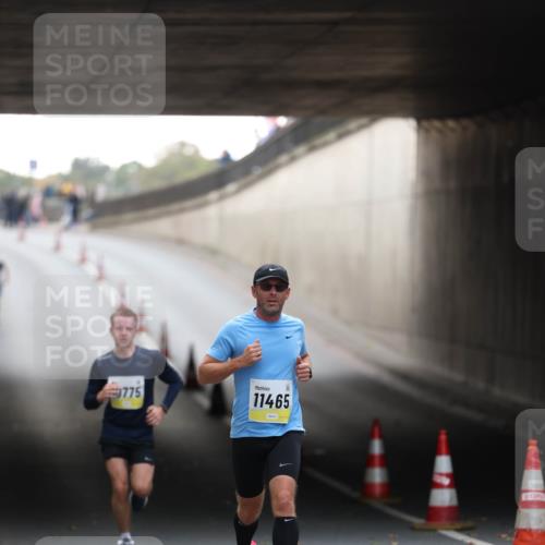 05.10.2025 - 20. swb-Marathon Bremen Michael Strokosch http://msf.ph/oto/9210141 05.10.2025 10:33:42 Laufen 775, 11465 meine-sportfotos.de