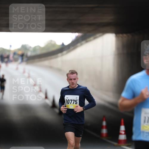05.10.2025 - 20. swb-Marathon Bremen Michael Strokosch http://msf.ph/oto/9210148 05.10.2025 10:33:44 Laufen 10775, 11 meine-sportfotos.de