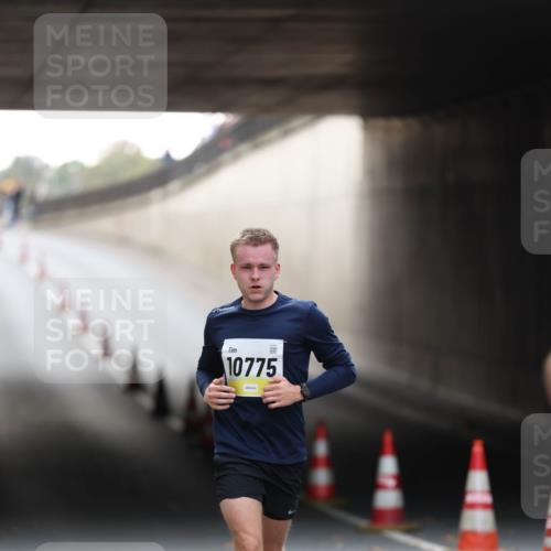 05.10.2025 - 20. swb-Marathon Bremen Michael Strokosch http://msf.ph/oto/9210150 05.10.2025 10:33:45 Laufen 10775 meine-sportfotos.de