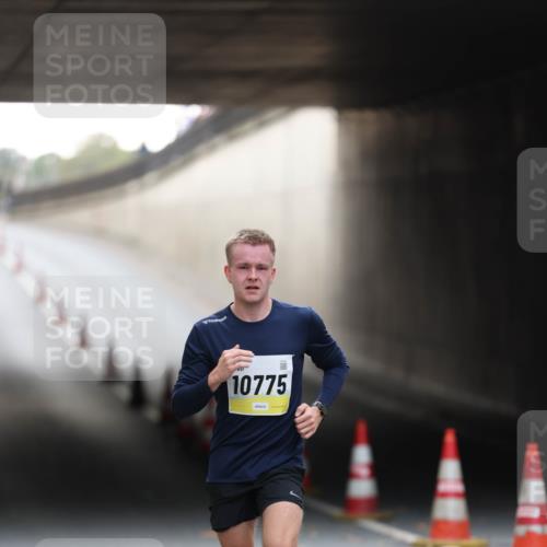 05.10.2025 - 20. swb-Marathon Bremen Michael Strokosch http://msf.ph/oto/9210151 05.10.2025 10:33:45 Laufen 10775 meine-sportfotos.de
