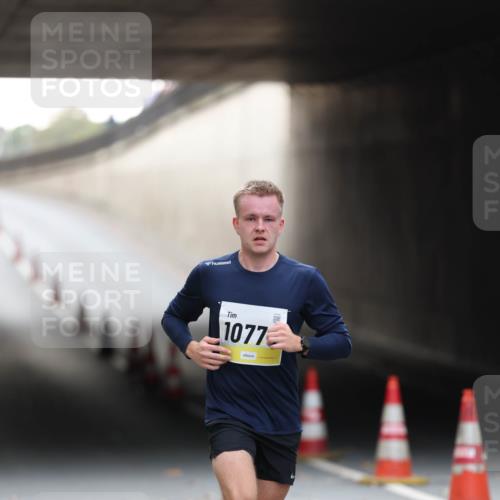 05.10.2025 - 20. swb-Marathon Bremen Michael Strokosch http://msf.ph/oto/9210152 05.10.2025 10:33:46 Laufen 1077 meine-sportfotos.de