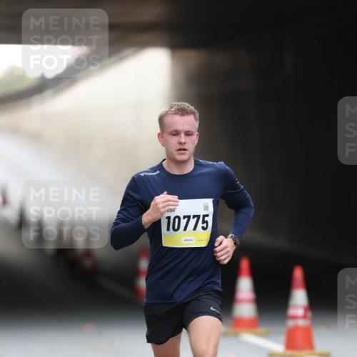05.10.2025 - 20. swb-Marathon Bremen Michael Strokosch http://msf.ph/oto/9210154 05.10.2025 10:33:46 Laufen 10775 meine-sportfotos.de