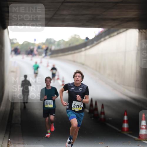 05.10.2025 - 20. swb-Marathon Bremen Michael Strokosch http://msf.ph/oto/9210158 05.10.2025 10:33:58 Laufen 2965, 9755 meine-sportfotos.de