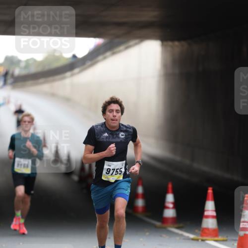 05.10.2025 - 20. swb-Marathon Bremen Michael Strokosch http://msf.ph/oto/9210162 05.10.2025 10:33:59 Laufen 9755 meine-sportfotos.de