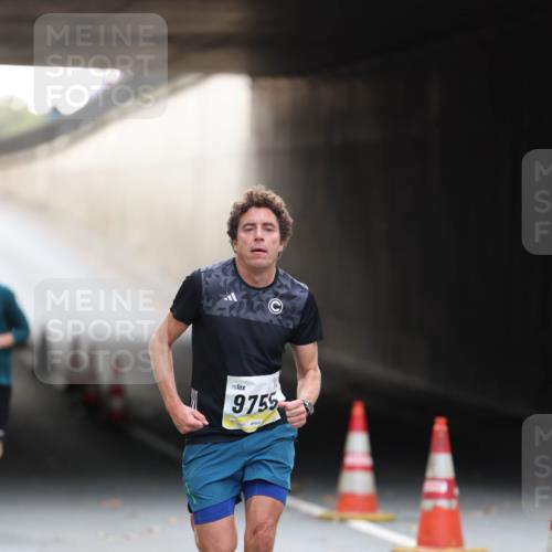 05.10.2025 - 20. swb-Marathon Bremen Michael Strokosch http://msf.ph/oto/9210166 05.10.2025 10:34:00 Laufen 9755 meine-sportfotos.de