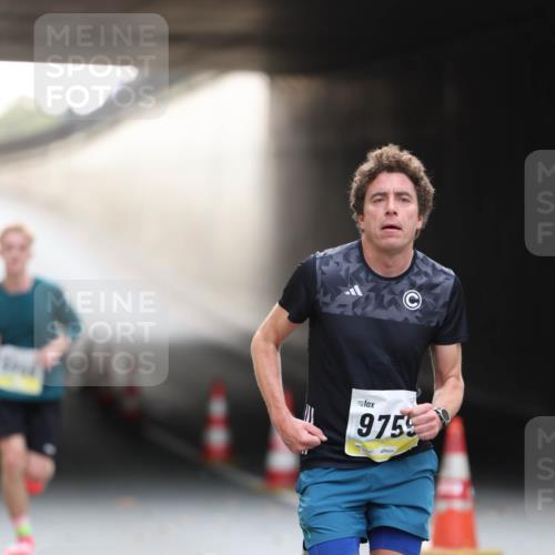 05.10.2025 - 20. swb-Marathon Bremen Michael Strokosch http://msf.ph/oto/9210169 05.10.2025 10:34:01 Laufen 9759 meine-sportfotos.de