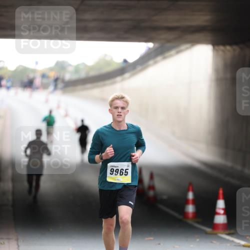 05.10.2025 - 20. swb-Marathon Bremen Michael Strokosch http://msf.ph/oto/9210170 05.10.2025 10:34:02 Laufen 9965 meine-sportfotos.de