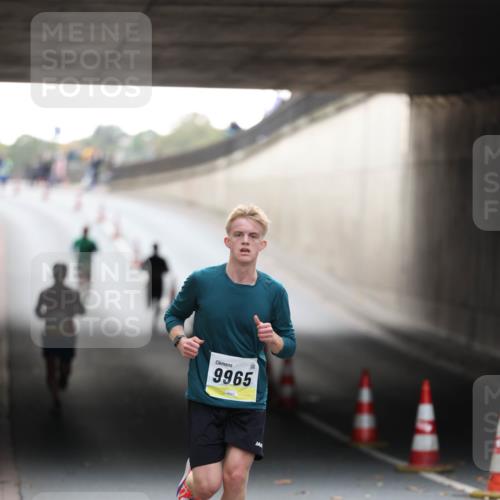 05.10.2025 - 20. swb-Marathon Bremen Michael Strokosch http://msf.ph/oto/9210171 05.10.2025 10:34:02 Laufen 9965 meine-sportfotos.de