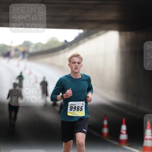 05.10.2025 - 20. swb-Marathon Bremen Michael Strokosch http://msf.ph/oto/9210173 05.10.2025 10:34:03 Laufen 9965 meine-sportfotos.de