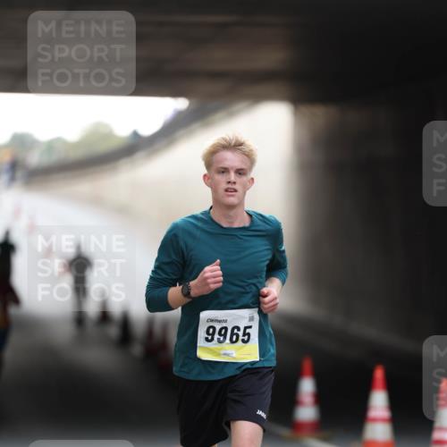 05.10.2025 - 20. swb-Marathon Bremen Michael Strokosch http://msf.ph/oto/9210176 05.10.2025 10:34:03 Laufen 9965 meine-sportfotos.de