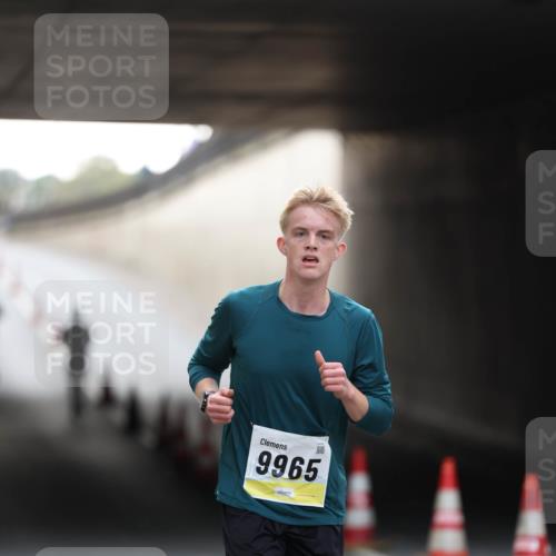 05.10.2025 - 20. swb-Marathon Bremen Michael Strokosch http://msf.ph/oto/9210177 05.10.2025 10:34:04 Laufen 9965 meine-sportfotos.de