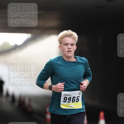 05.10.2025 - 20. swb-Marathon Bremen Michael Strokosch http://msf.ph/oto/9210179 05.10.2025 10:34:04 Laufen 9965 meine-sportfotos.de
