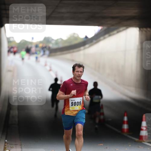 05.10.2025 - 20. swb-Marathon Bremen Michael Strokosch http://msf.ph/oto/9210183 05.10.2025 10:34:09 Laufen 9809 meine-sportfotos.de