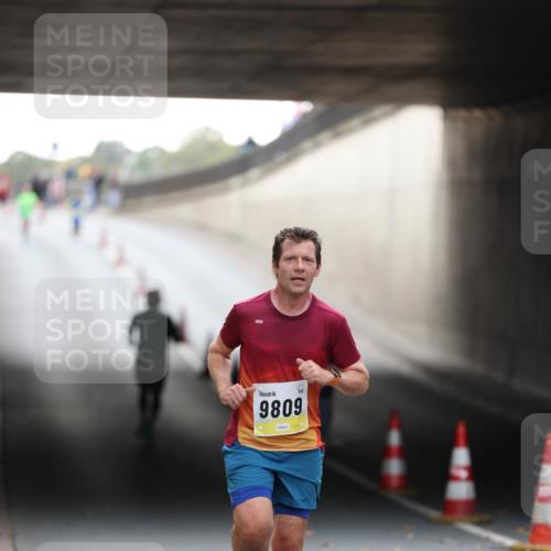 05.10.2025 - 20. swb-Marathon Bremen Michael Strokosch http://msf.ph/oto/9210186 05.10.2025 10:34:10 Laufen 9809 meine-sportfotos.de