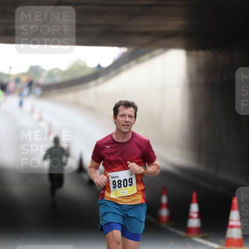 05.10.2025 - 20. swb-Marathon Bremen Michael Strokosch http://msf.ph/oto/9210187 05.10.2025 10:34:10 Laufen 9809 meine-sportfotos.de