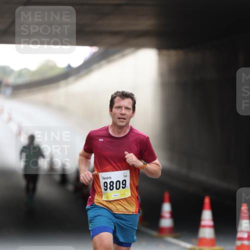 05.10.2025 - 20. swb-Marathon Bremen Michael Strokosch http://msf.ph/oto/9210189 05.10.2025 10:34:11 Laufen 9809 meine-sportfotos.de