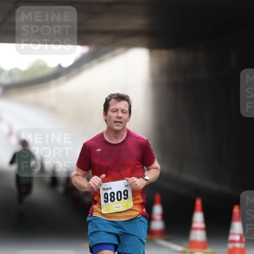 05.10.2025 - 20. swb-Marathon Bremen Michael Strokosch http://msf.ph/oto/9210190 05.10.2025 10:34:11 Laufen 9809 meine-sportfotos.de