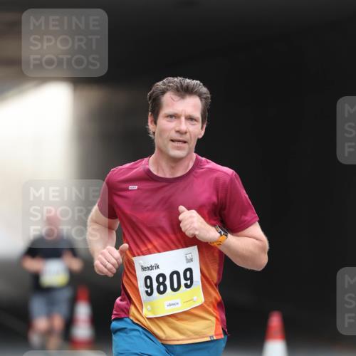 05.10.2025 - 20. swb-Marathon Bremen Michael Strokosch http://msf.ph/oto/9210194 05.10.2025 10:34:12 Laufen 4, 9809 meine-sportfotos.de