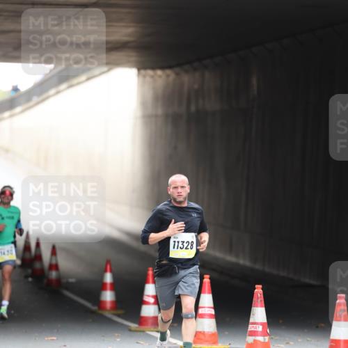 05.10.2025 - 20. swb-Marathon Bremen Michael Strokosch http://msf.ph/oto/9210196 05.10.2025 10:34:13 Laufen 1430, 11328 meine-sportfotos.de