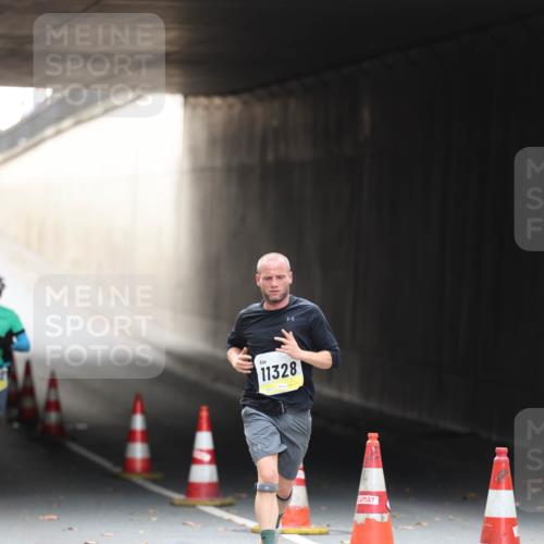 05.10.2025 - 20. swb-Marathon Bremen Michael Strokosch http://msf.ph/oto/9210197 05.10.2025 10:34:14 Laufen 11328 meine-sportfotos.de