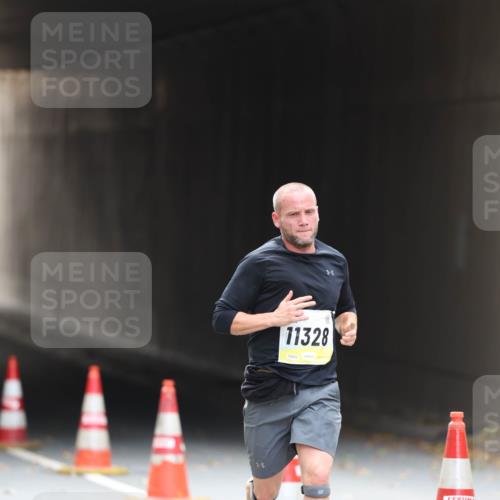 05.10.2025 - 20. swb-Marathon Bremen Michael Strokosch http://msf.ph/oto/9210204 05.10.2025 10:34:15 Laufen 11328, 02433 meine-sportfotos.de