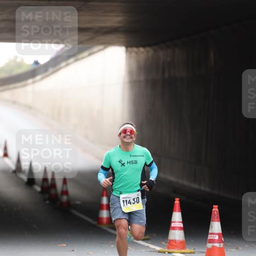 05.10.2025 - 20. swb-Marathon Bremen Michael Strokosch http://msf.ph/oto/9210207 05.10.2025 10:34:17 Laufen 11430 meine-sportfotos.de