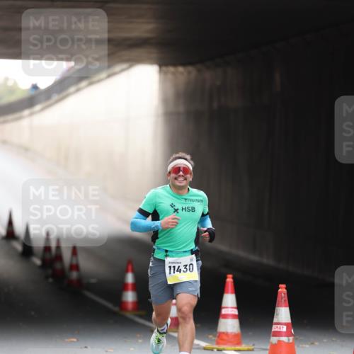 05.10.2025 - 20. swb-Marathon Bremen Michael Strokosch http://msf.ph/oto/9210208 05.10.2025 10:34:17 Laufen 11430 meine-sportfotos.de