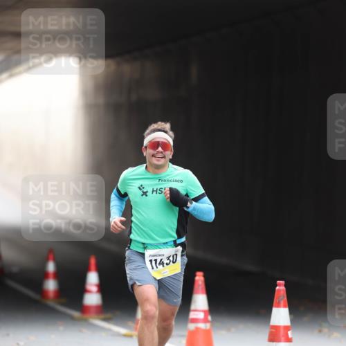 05.10.2025 - 20. swb-Marathon Bremen Michael Strokosch http://msf.ph/oto/9210212 05.10.2025 10:34:18 Laufen 11430 meine-sportfotos.de