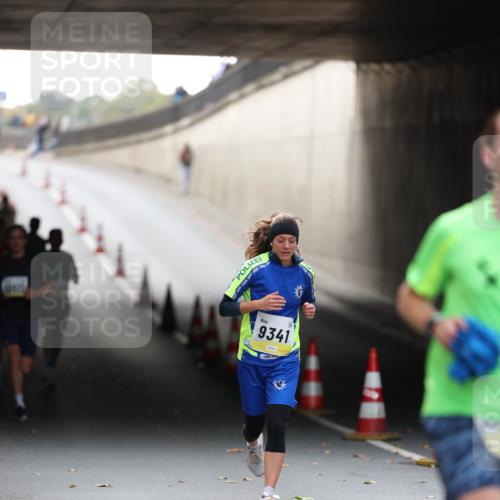 05.10.2025 - 20. swb-Marathon Bremen Michael Strokosch http://msf.ph/oto/9210226 05.10.2025 10:34:40 Laufen 9341 meine-sportfotos.de