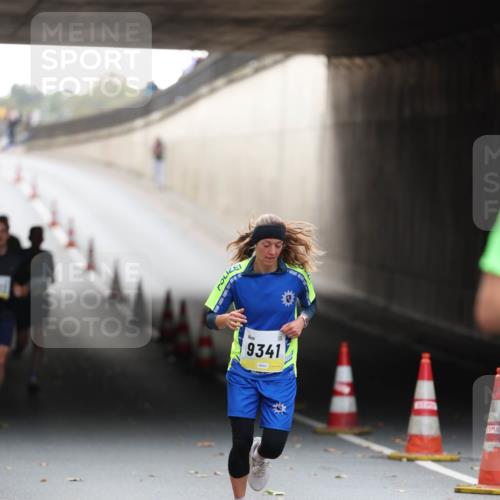 05.10.2025 - 20. swb-Marathon Bremen Michael Strokosch http://msf.ph/oto/9210227 05.10.2025 10:34:40 Laufen 9341 meine-sportfotos.de