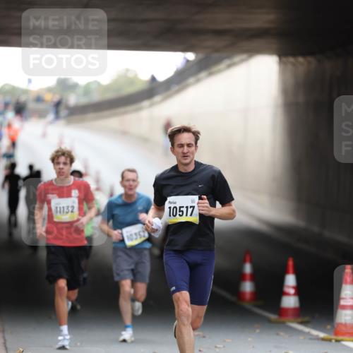05.10.2025 - 20. swb-Marathon Bremen Michael Strokosch http://msf.ph/oto/9210239 05.10.2025 10:34:45 Laufen 11132, 10362, 10517 meine-sportfotos.de