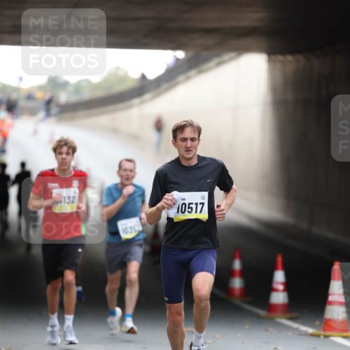 05.10.2025 - 20. swb-Marathon Bremen Michael Strokosch http://msf.ph/oto/9210240 05.10.2025 10:34:45 Laufen 132, 10, 35, 10517 meine-sportfotos.de