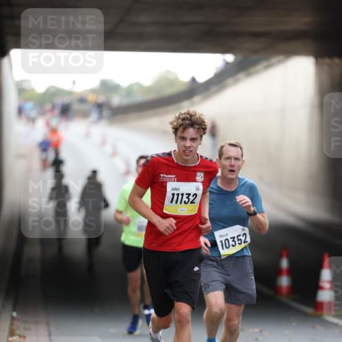 05.10.2025 - 20. swb-Marathon Bremen Michael Strokosch http://msf.ph/oto/9210247 05.10.2025 10:34:47 Laufen 11132, 10352 meine-sportfotos.de