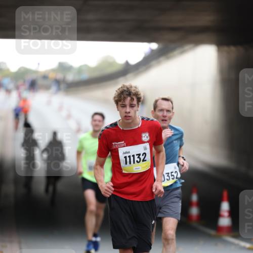 05.10.2025 - 20. swb-Marathon Bremen Michael Strokosch http://msf.ph/oto/9210249 05.10.2025 10:34:47 Laufen 11132, 0352 meine-sportfotos.de
