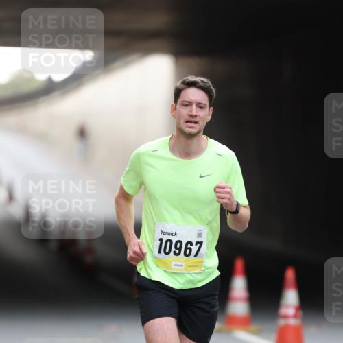 05.10.2025 - 20. swb-Marathon Bremen Michael Strokosch http://msf.ph/oto/9210261 05.10.2025 10:34:51 Laufen 10967 meine-sportfotos.de