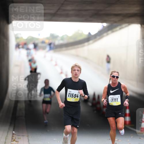 05.10.2025 - 20. swb-Marathon Bremen Michael Strokosch http://msf.ph/oto/9210272 05.10.2025 10:34:57 Laufen 11594, 7111 meine-sportfotos.de