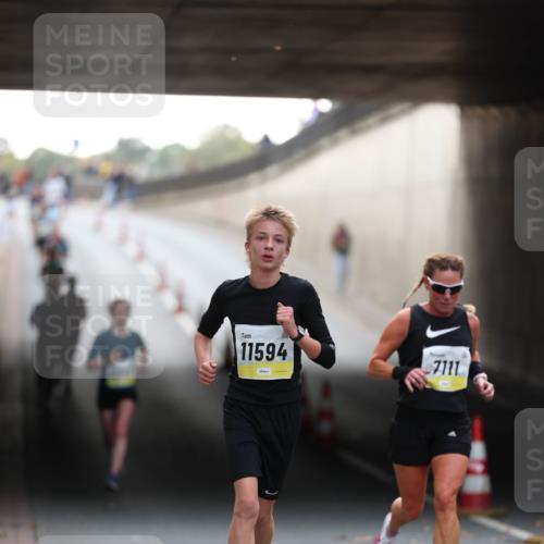05.10.2025 - 20. swb-Marathon Bremen Michael Strokosch http://msf.ph/oto/9210276 05.10.2025 10:34:58 Laufen 11594, 7111 meine-sportfotos.de