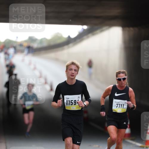 05.10.2025 - 20. swb-Marathon Bremen Michael Strokosch http://msf.ph/oto/9210277 05.10.2025 10:34:58 Laufen 1159, 7111 meine-sportfotos.de