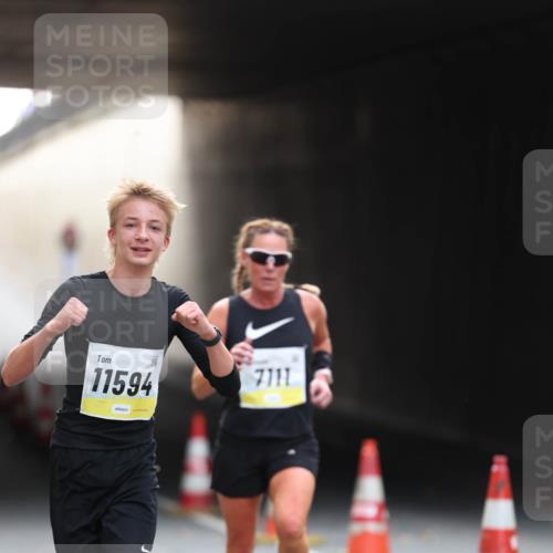05.10.2025 - 20. swb-Marathon Bremen Michael Strokosch http://msf.ph/oto/9210280 05.10.2025 10:34:59 Laufen 11594, 7111 meine-sportfotos.de