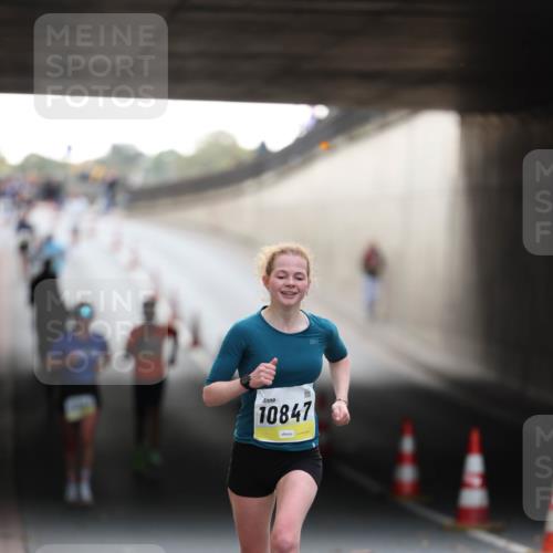05.10.2025 - 20. swb-Marathon Bremen Michael Strokosch http://msf.ph/oto/9210287 05.10.2025 10:35:03 Laufen 10847 meine-sportfotos.de