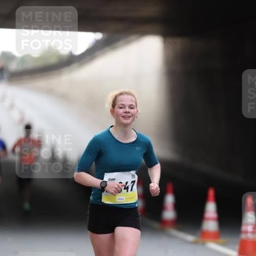 05.10.2025 - 20. swb-Marathon Bremen Michael Strokosch http://msf.ph/oto/9210290 05.10.2025 10:35:04 Laufen 47 meine-sportfotos.de
