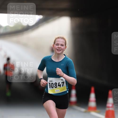 05.10.2025 - 20. swb-Marathon Bremen Michael Strokosch http://msf.ph/oto/9210291 05.10.2025 10:35:04 Laufen 10847, 10847 meine-sportfotos.de