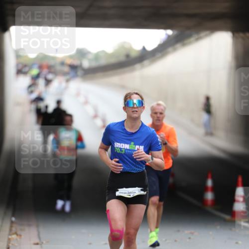 05.10.2025 - 20. swb-Marathon Bremen Michael Strokosch http://msf.ph/oto/9210296 05.10.2025 10:35:08 Laufen 70, 3 meine-sportfotos.de
