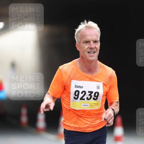 05.10.2025 - 20. swb-Marathon Bremen Michael Strokosch http://msf.ph/oto/9210311 05.10.2025 10:35:13 Laufen 9239 meine-sportfotos.de