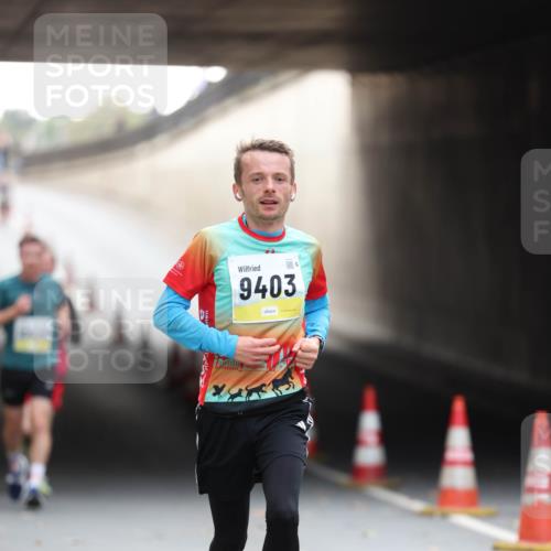 05.10.2025 - 20. swb-Marathon Bremen Michael Strokosch http://msf.ph/oto/9210313 05.10.2025 10:35:14 Laufen 9403 meine-sportfotos.de